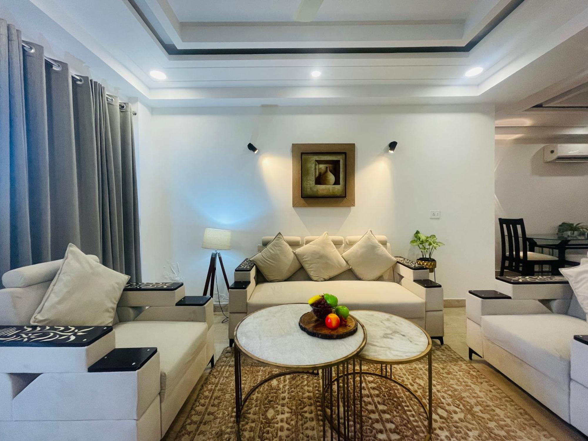 Bedchambers Serviced Apartments, Ardee City Гургаон Экстерьер фото