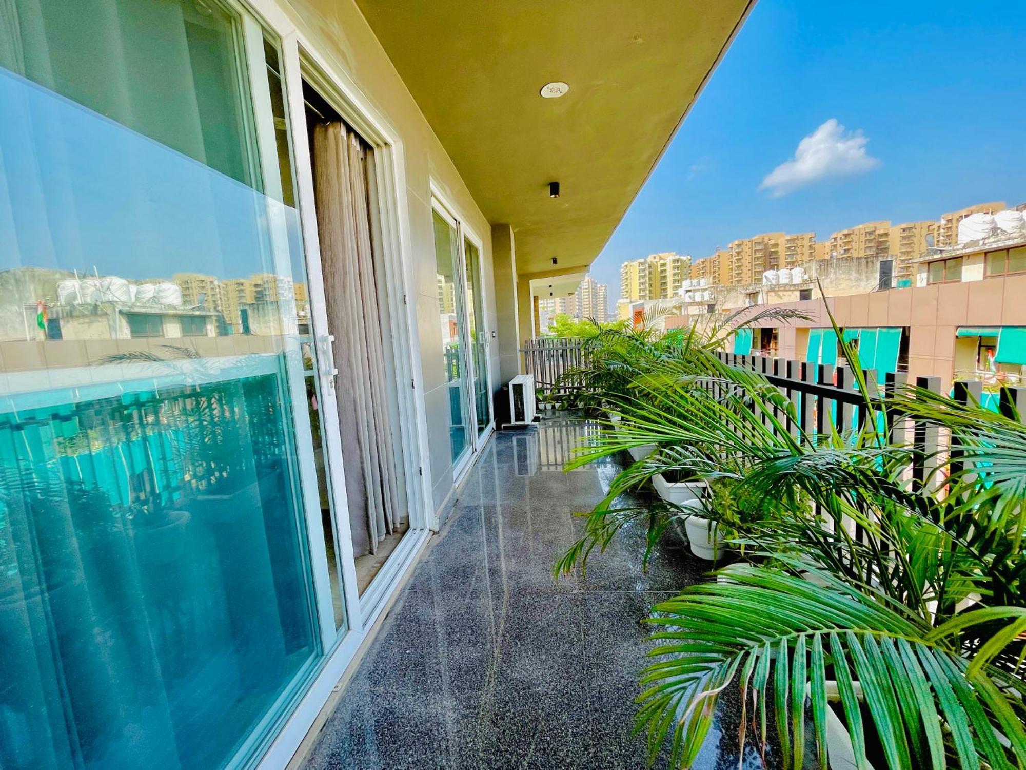 Bedchambers Serviced Apartments, Ardee City Гургаон Экстерьер фото