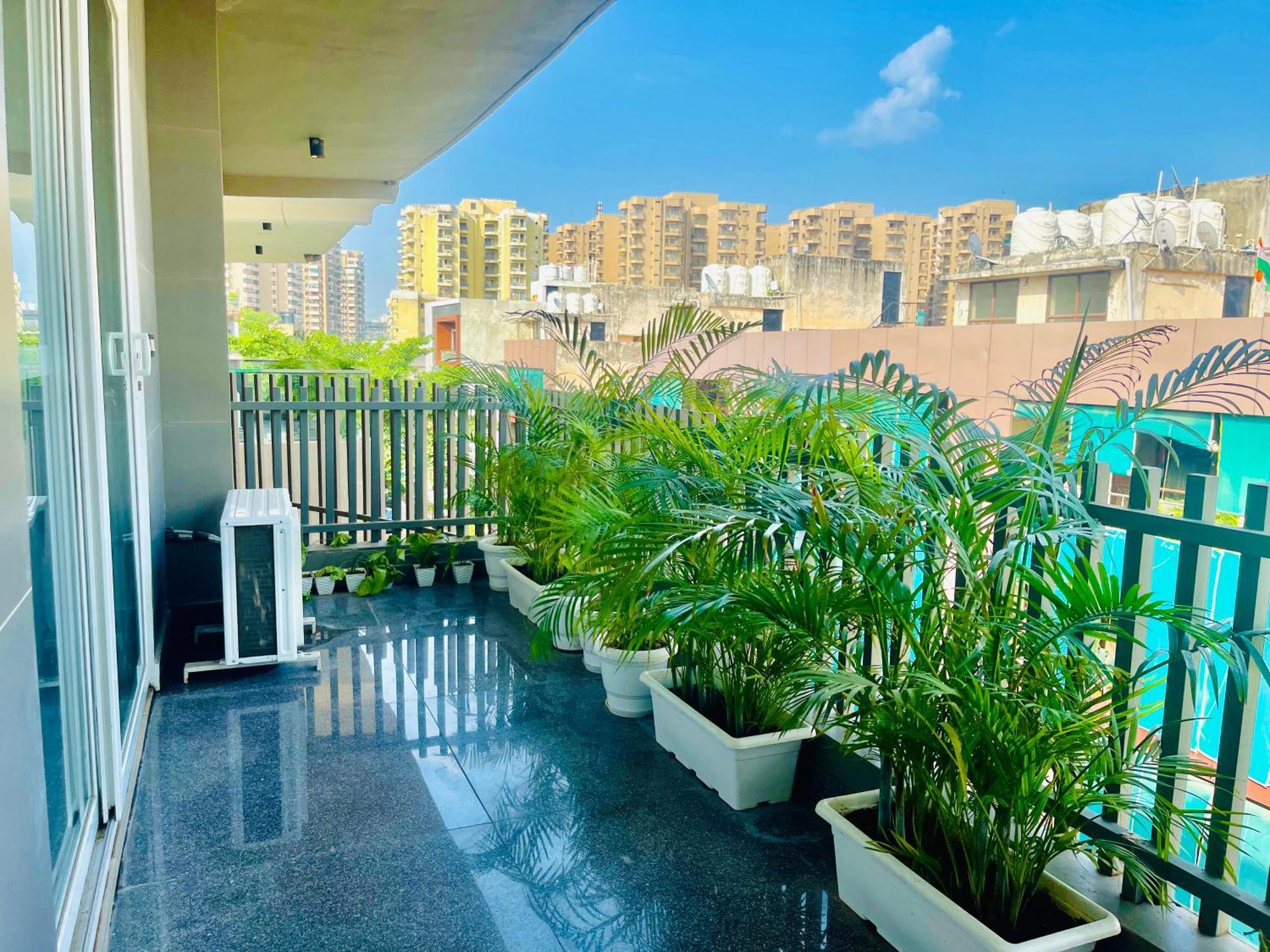 Bedchambers Serviced Apartments, Ardee City Гургаон Экстерьер фото